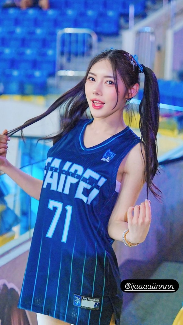 1090285666_jkSa5D8z_1743124205.jpg
