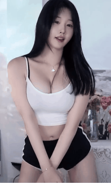 한갱 흰 끈나시 돌핀팬츠 가슴골