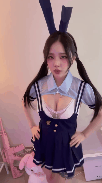 츄정 인스타 스토리 섹시 토끼 세라 치마 가슴골