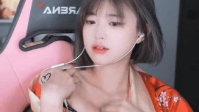 땀 닦는 문월