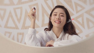 혀내미는버릇이있는여배우
